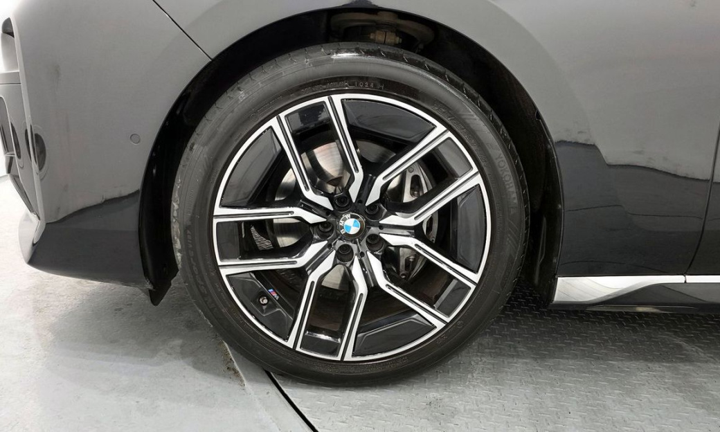 BMW 7-Series 740d xDrive M Sport, 2025