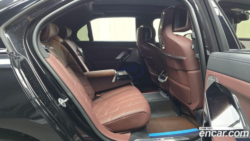 BMW 7-Series 740d xDrive M Sport, 2025