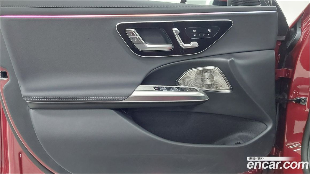Mercedes-Benz E-Class E300 4MATIC Exclusive, 2025