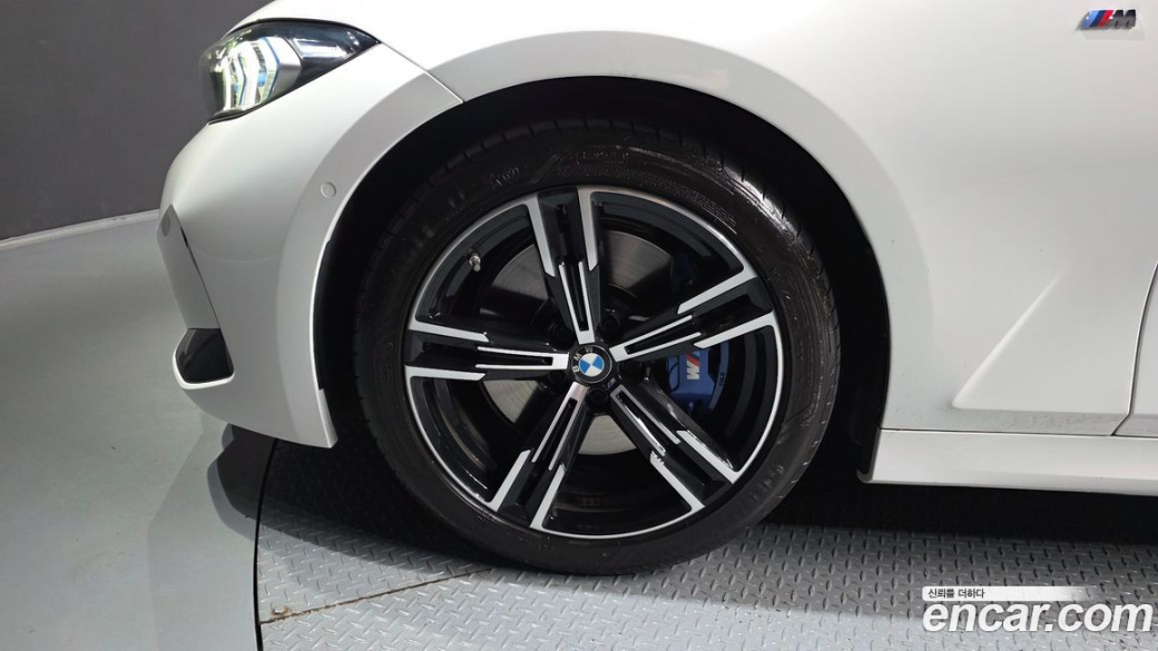 BMW 3-Series 320i M Sport, 2023