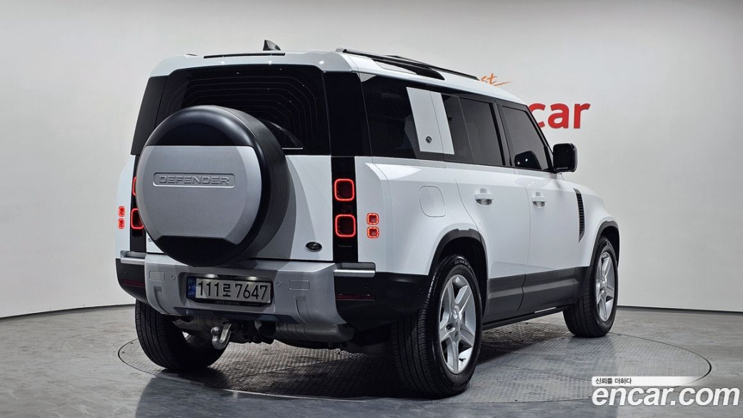 Land Rover Defender 110 D250 SE, 2022