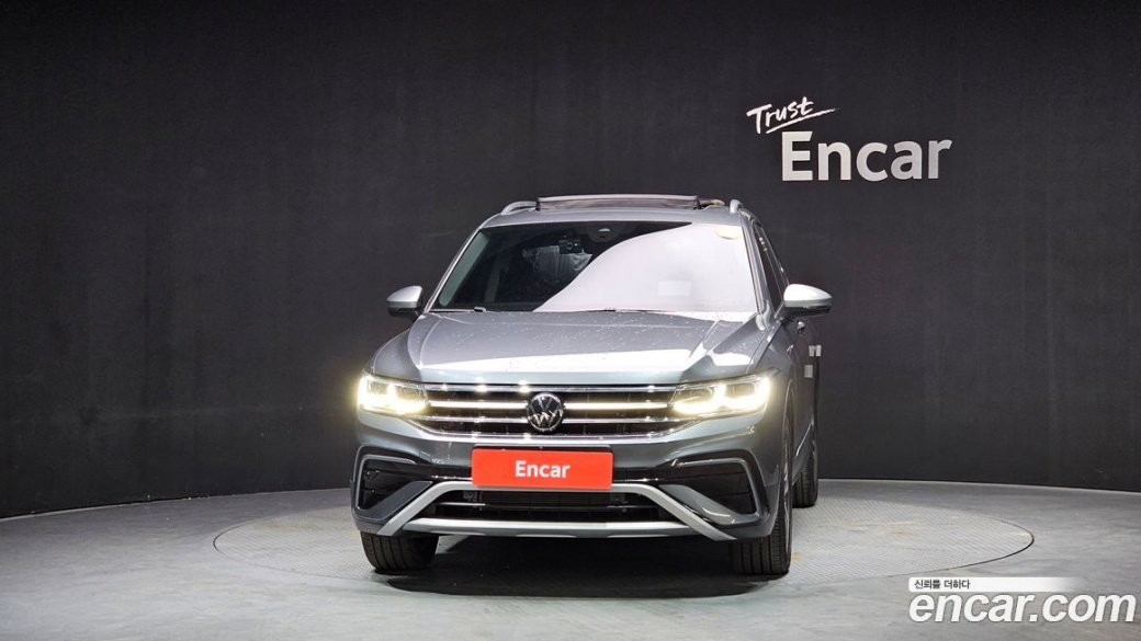 Volkswagen Tiguan 2.0 TSI Prestige, 2024