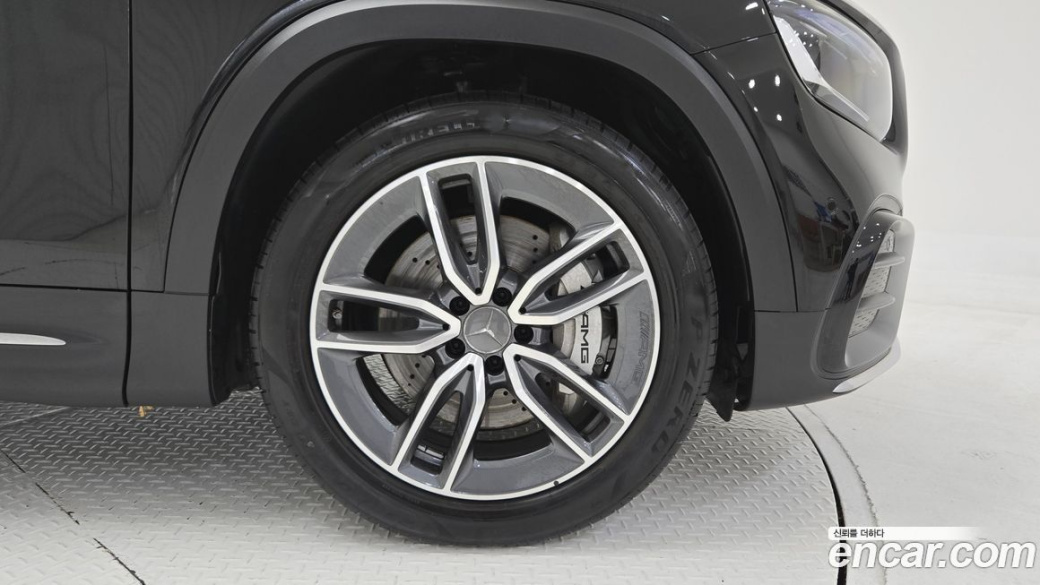 Mercedes-Benz GLB-Class AMG GLB35 4MATIC, 2025