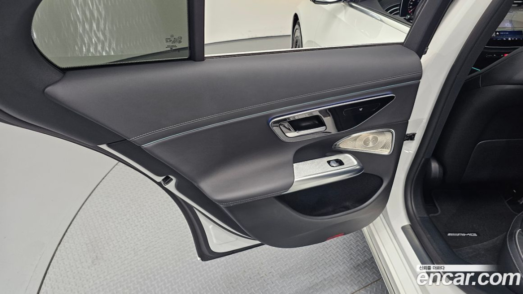 Mercedes-Benz E-Class E300 4MATIC AMG Line, 2024