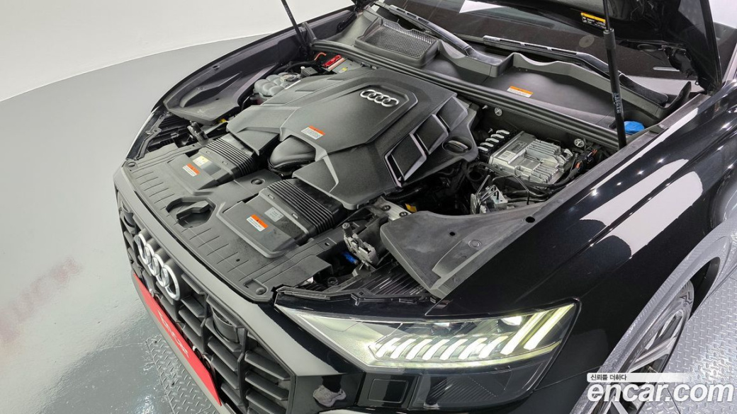 Audi Q8 55 TFSI Quattro Premium, 2023