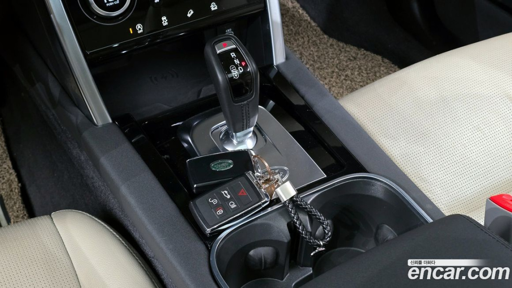 Land Rover Discovery Sport P250 S, 2022