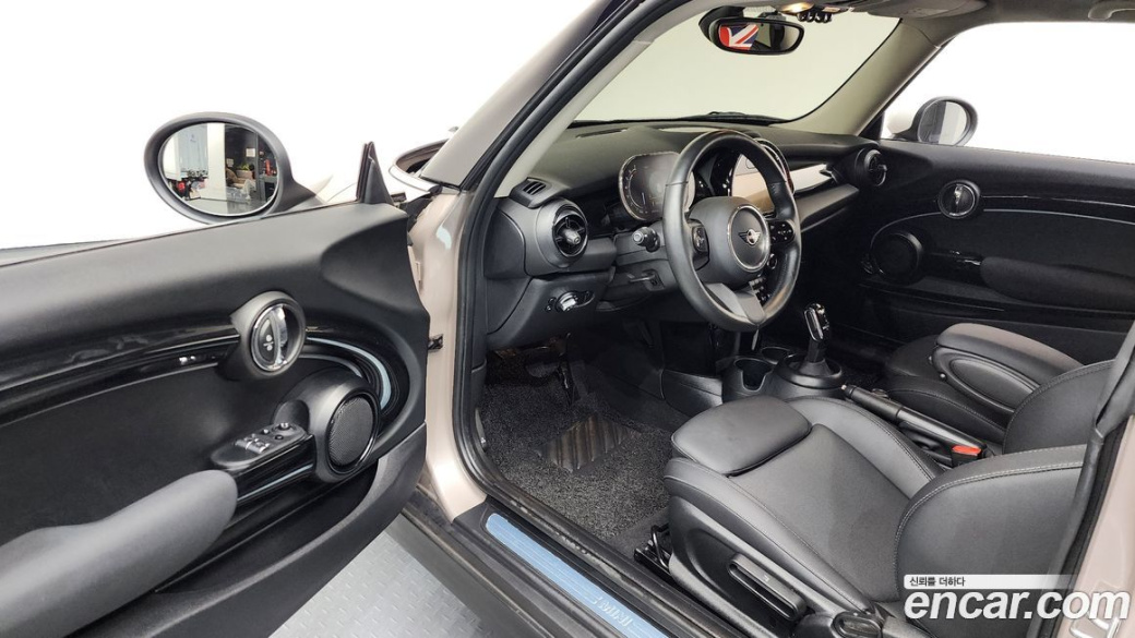 Mini Cooper Classic, 2024