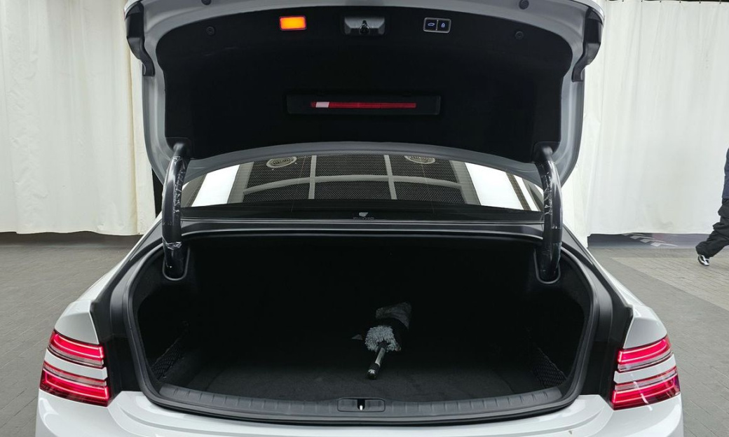 Genesis G80 Gasoline 2.5 Turbo 2WD, 2025