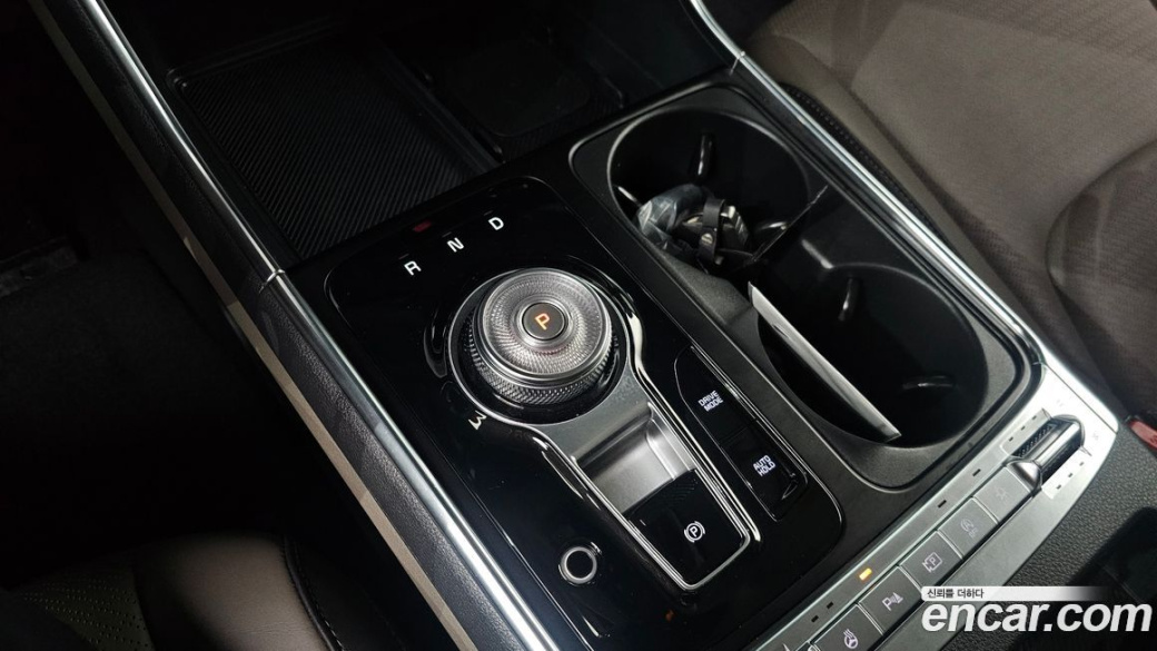 Kia Carnival 7-Seater Gravity, 2024