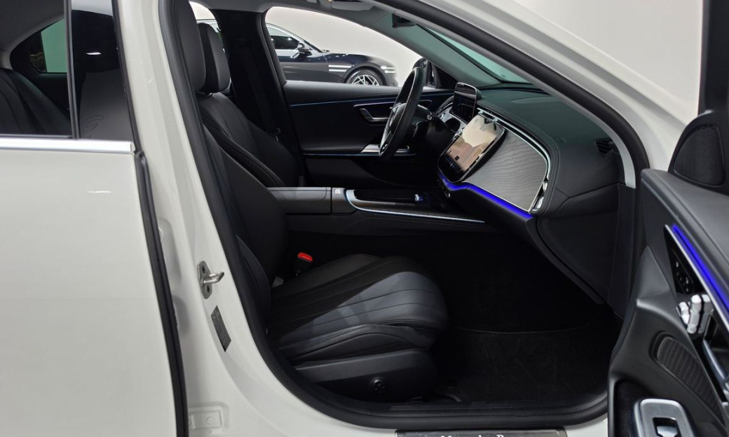 Mercedes-Benz E-Class E200 Avantgarde, 2025