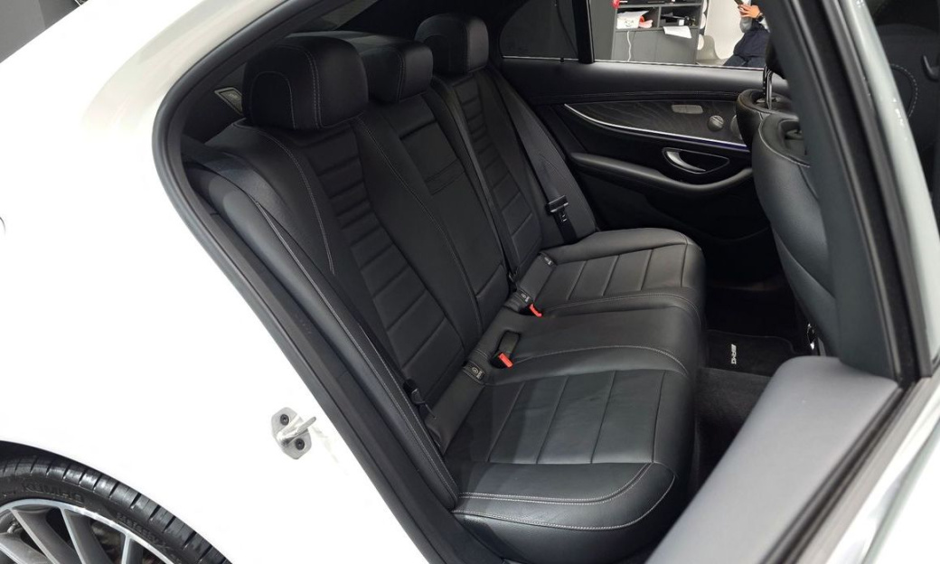 Mercedes-Benz E-Class E350 4MATIC AMG Line, 2022