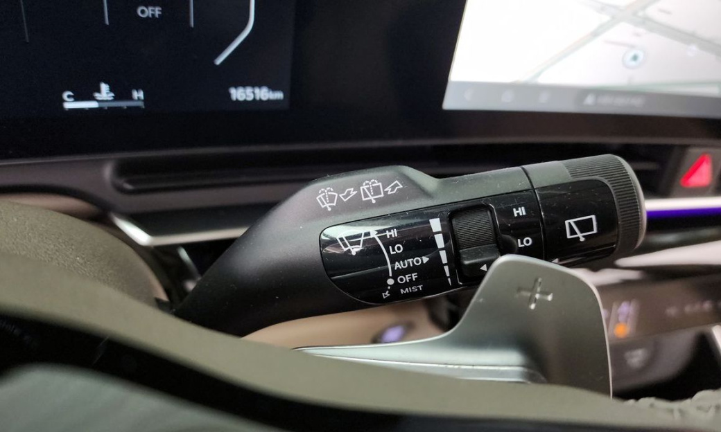 Kia Carnival 9-Seater Signature, 2025
