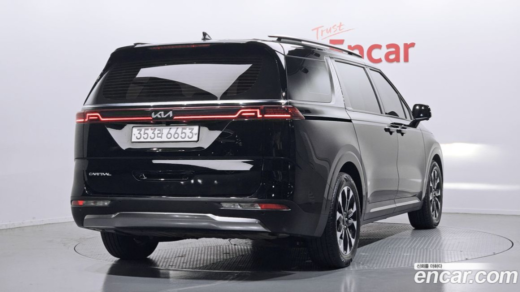 Kia Carnival 9-Seater Signature, 2023