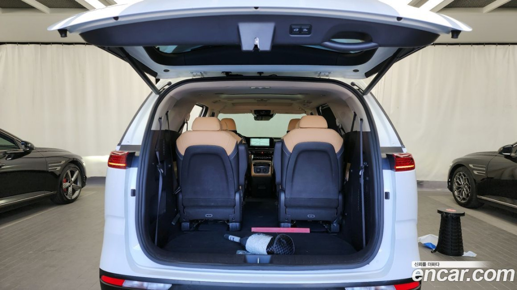 Kia Carnival 9-Seater Signature, 2023