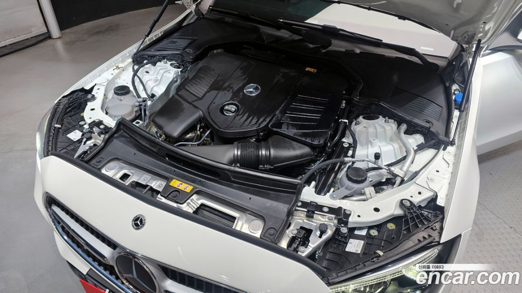 Mercedes-Benz C-Class C300 4MATIC Avantgarde, 2024