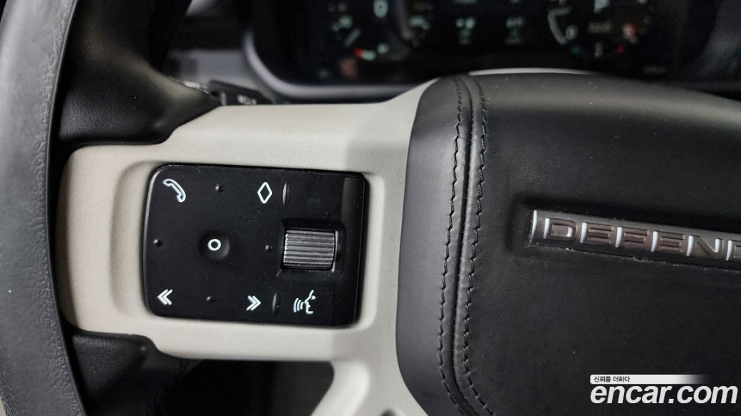 Land Rover Defender 110 D300 HSE, 2023