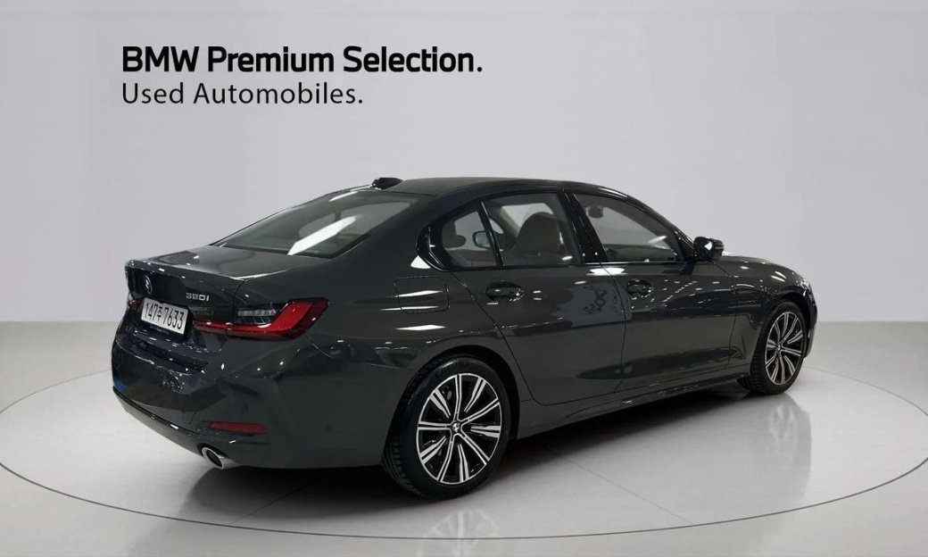 BMW 3-Series 320i, 2025
