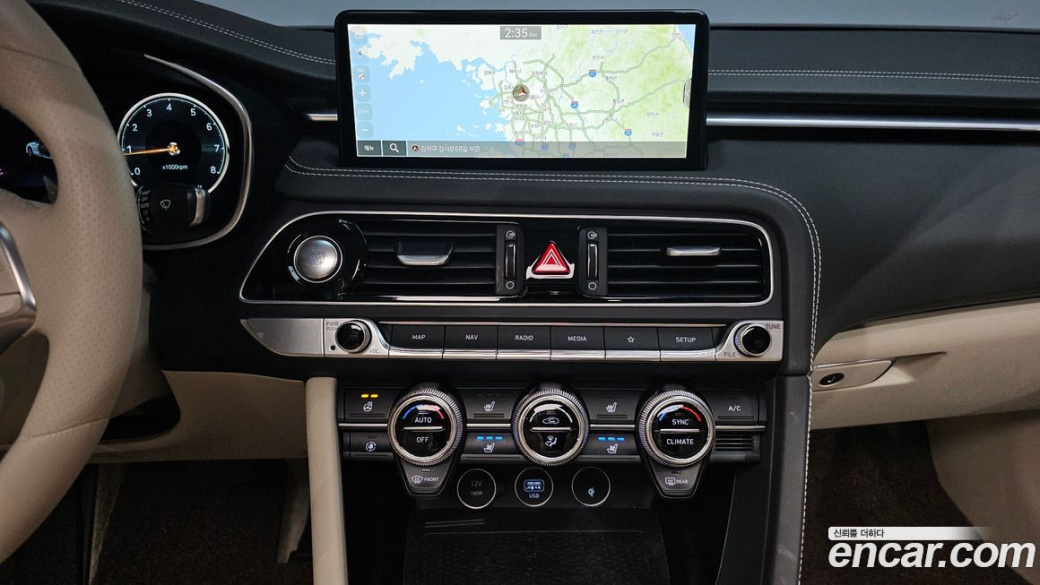 Genesis G70 Gasoline 2.0T 4WD, 2022