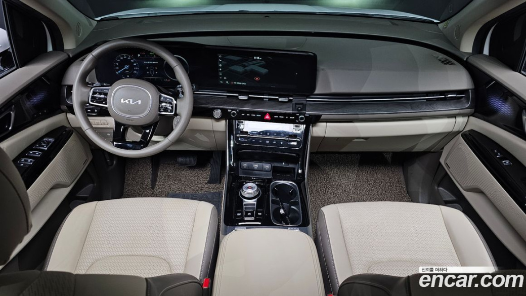 Kia Carnival 7-Seater Signature, 2023