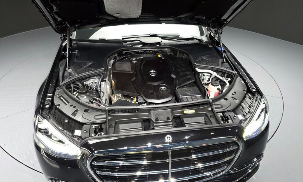 Mercedes-Benz S-Class S350 d 4MATIC, 2025