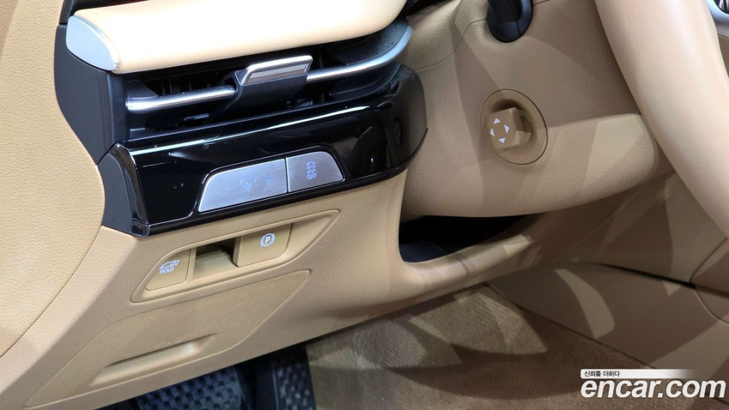 Genesis G80 Gasoline 2.5 Turbo AWD, 2025