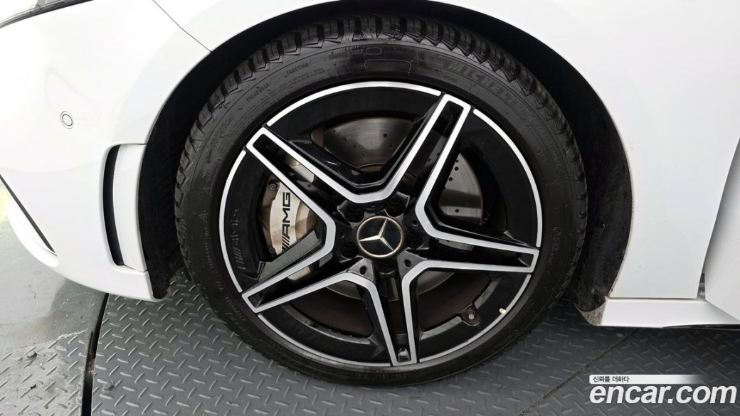 Mercedes-Benz A-Class AMG A35 4MATIC Sedan, 2022
