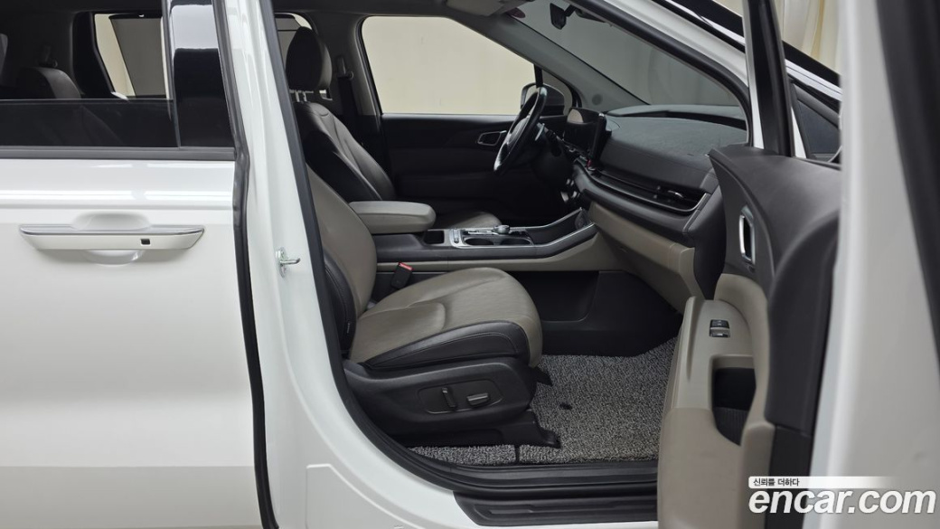 Kia Carnival 9-Seater Noblesse, 2024