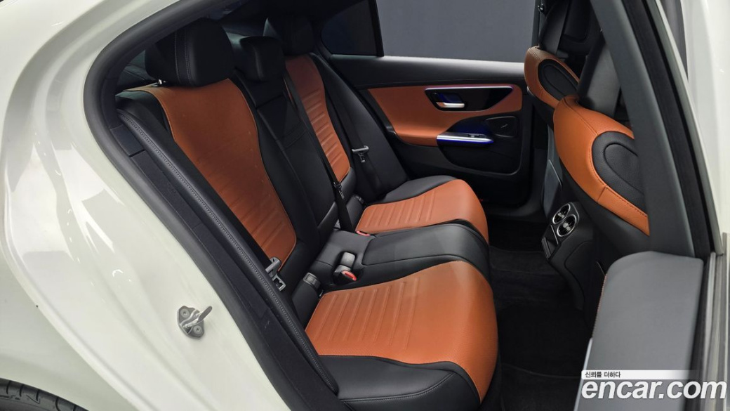 Mercedes-Benz C-Class C300 4MATIC AMG Line, 2023