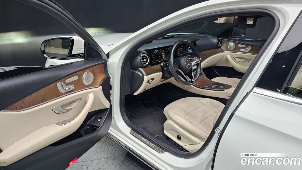 Mercedes-Benz E-Class E220d 4MATIC Exclusive, 2023