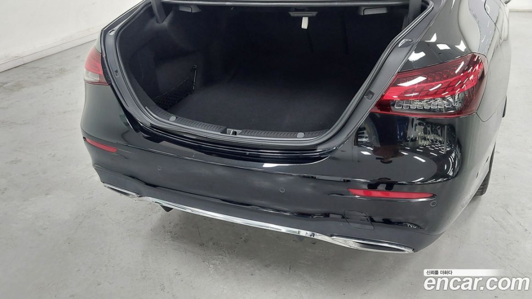 Mercedes-Benz E-Class E350 4MATIC AMG Line, 2022