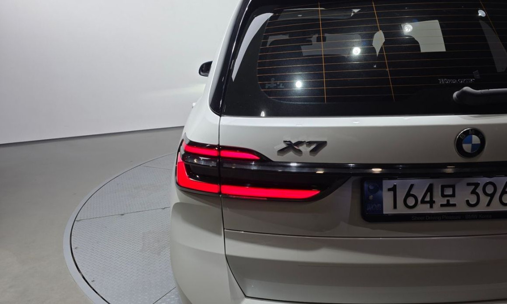 BMW X7 xDrive 40i Design Pure Excellence 6-Seater, 2024
