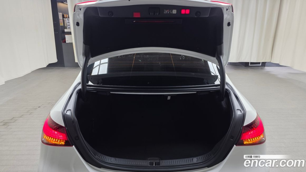 Mercedes-Benz E-Class E250 AMG Line, 2023