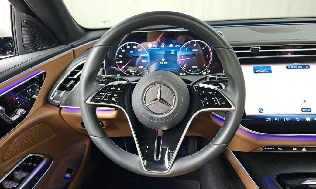 Mercedes-Benz E-Class E220d 4MATIC Exclusive, 2024