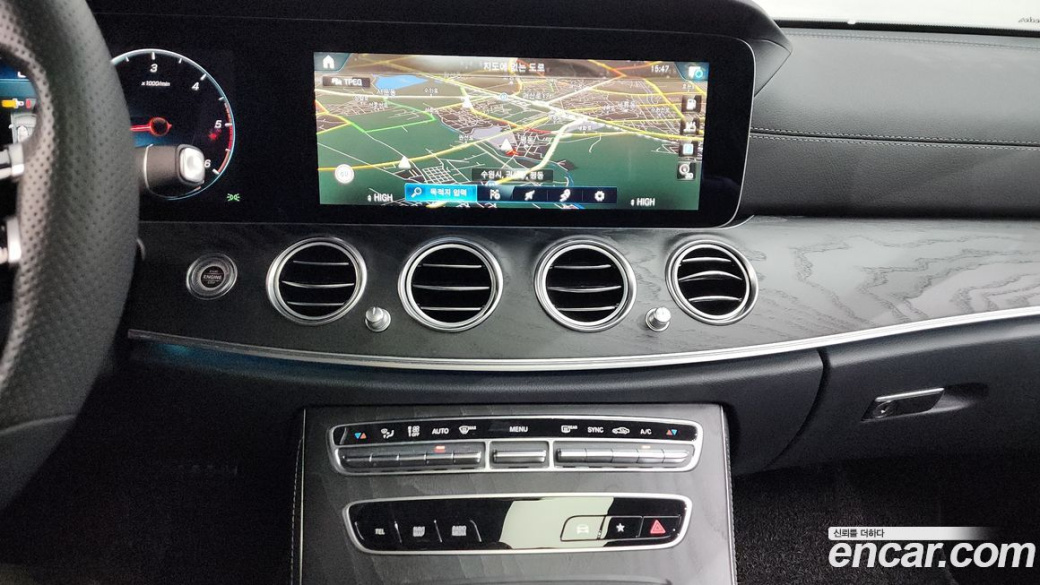 Mercedes-Benz E-Class E220d 4MATIC AMG Line, 2022