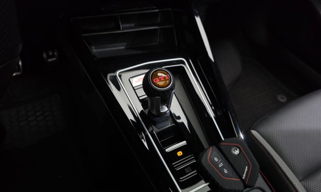 Volkswagen Golf 2.0 GTI, 2024