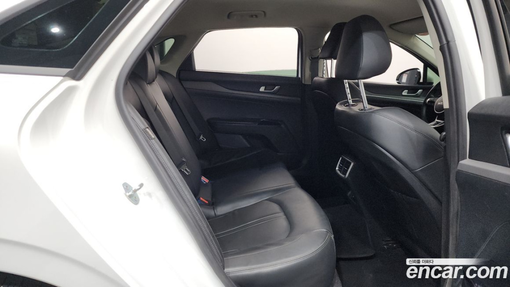 Kia K5 2.0, 2024