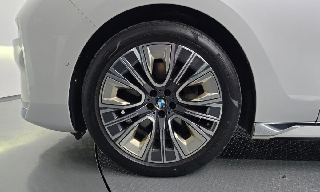 BMW 7-Series 740i sDrive Design Pure Excellence, 2023