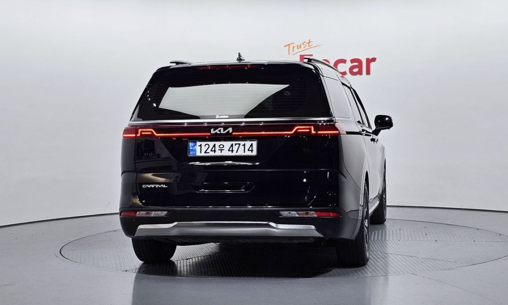 Kia Carnival 7-Seater Signature, 2023