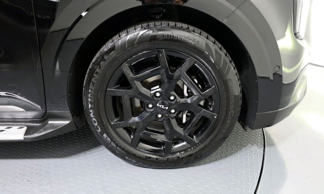 Kia Carnival 7-Seater Gravity, 2024