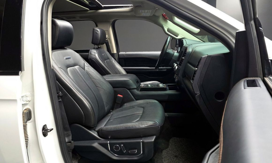 Ford Expedition Platinum 4WD, 2021