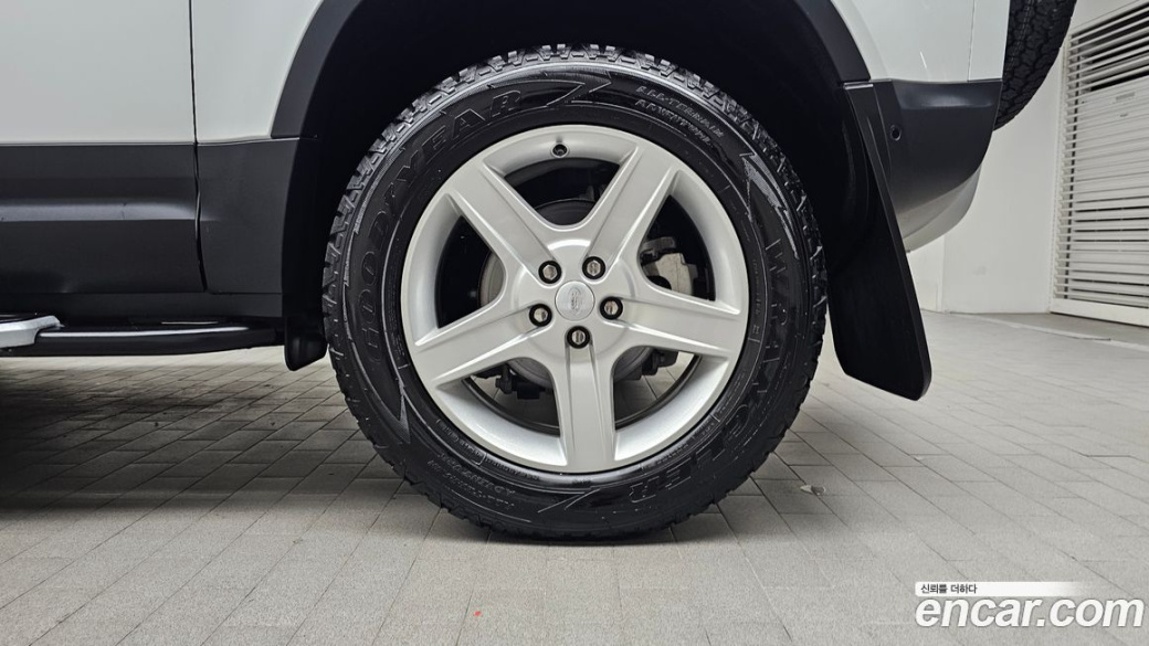Land Rover Defender 90 D250 SE, 2023