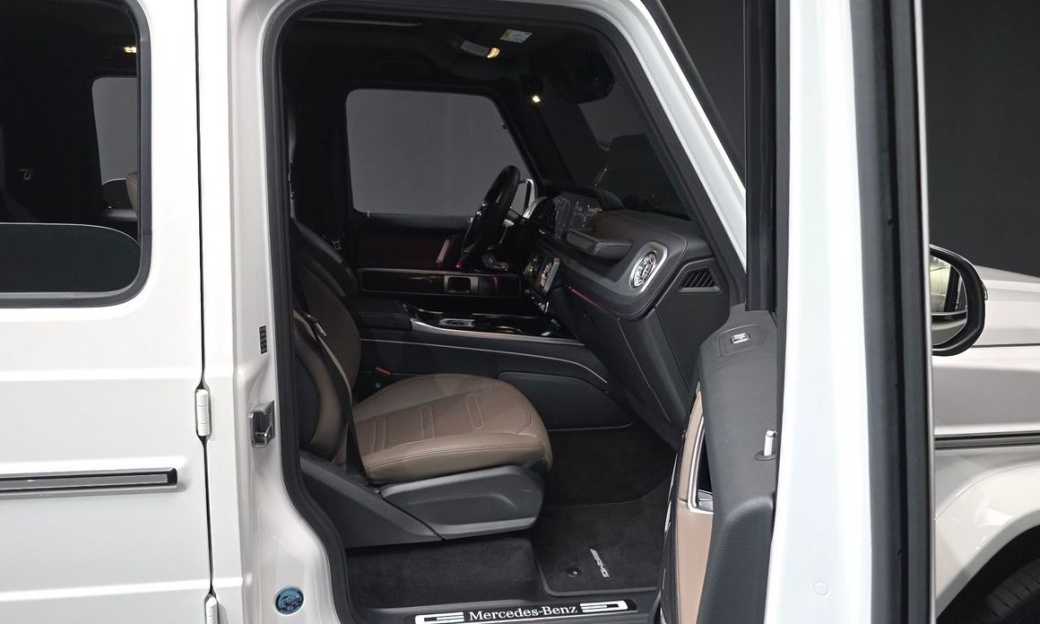 Mercedes-Benz G-Class G450d, 2025