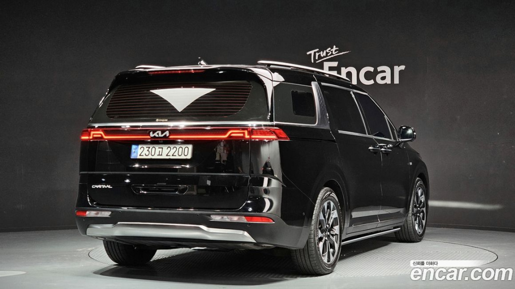 Kia Carnival 7-Seater Signature, 2023