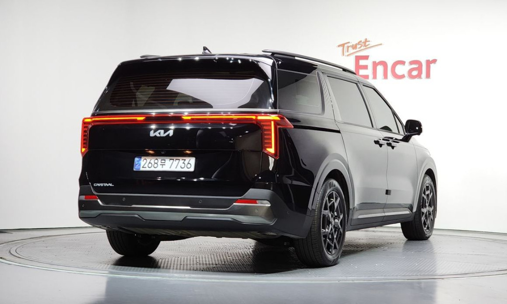 Kia Carnival 7-Seater Gravity, 2025