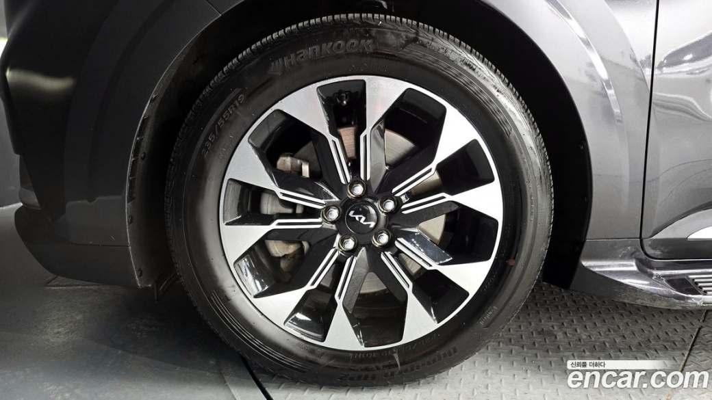Kia Carnival 7-Seater Signature, 2023