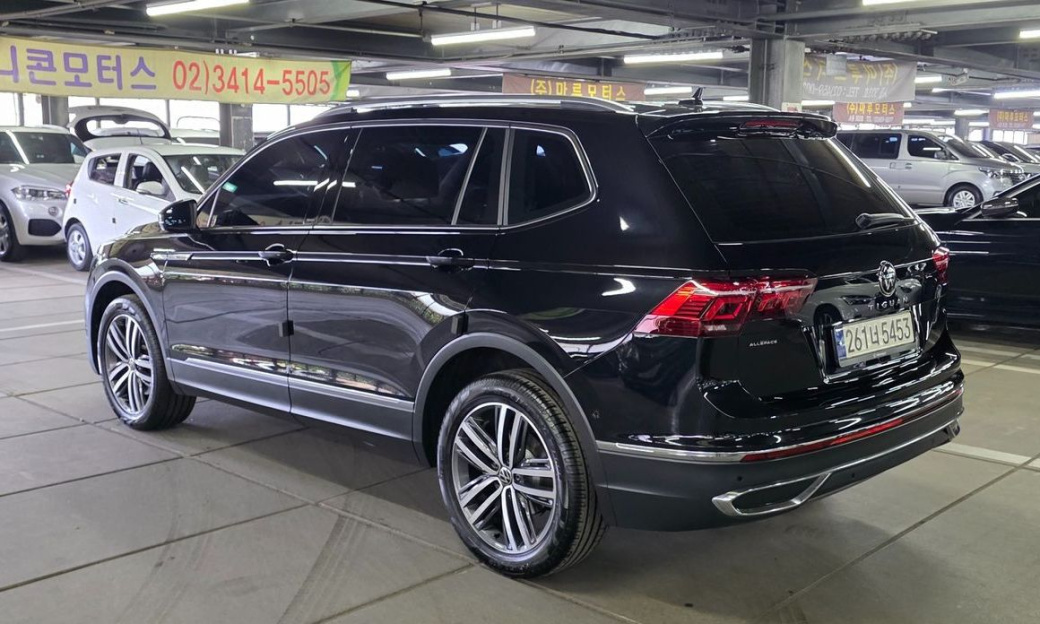 Volkswagen Tiguan 2.0 TSI Prestige, 2024