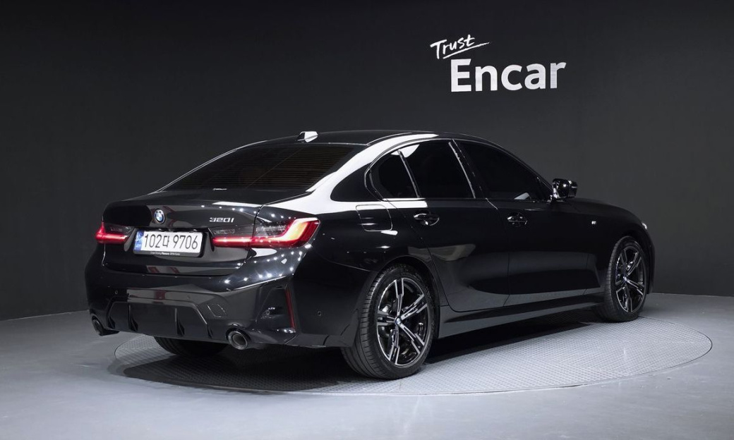 BMW 3-Series 320i M Sport, 2024