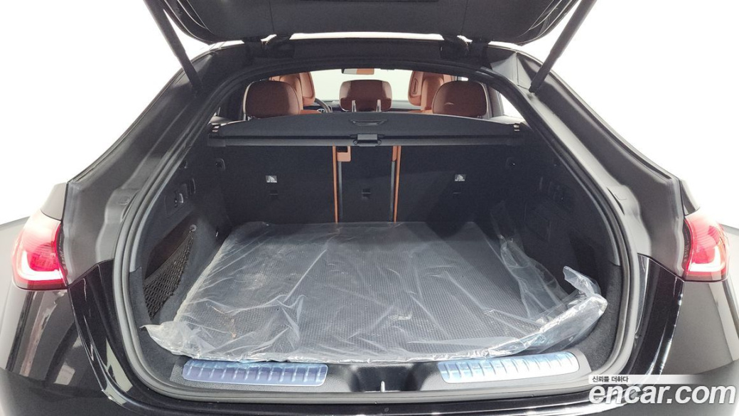 Mercedes-Benz GLC-Class GLC300 4MATIC Avnatgarde Coupe, 2025