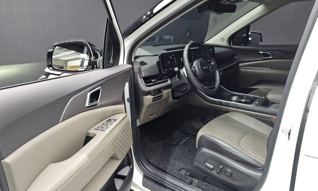 Kia Carnival 9-Seater Noblesse, 2024
