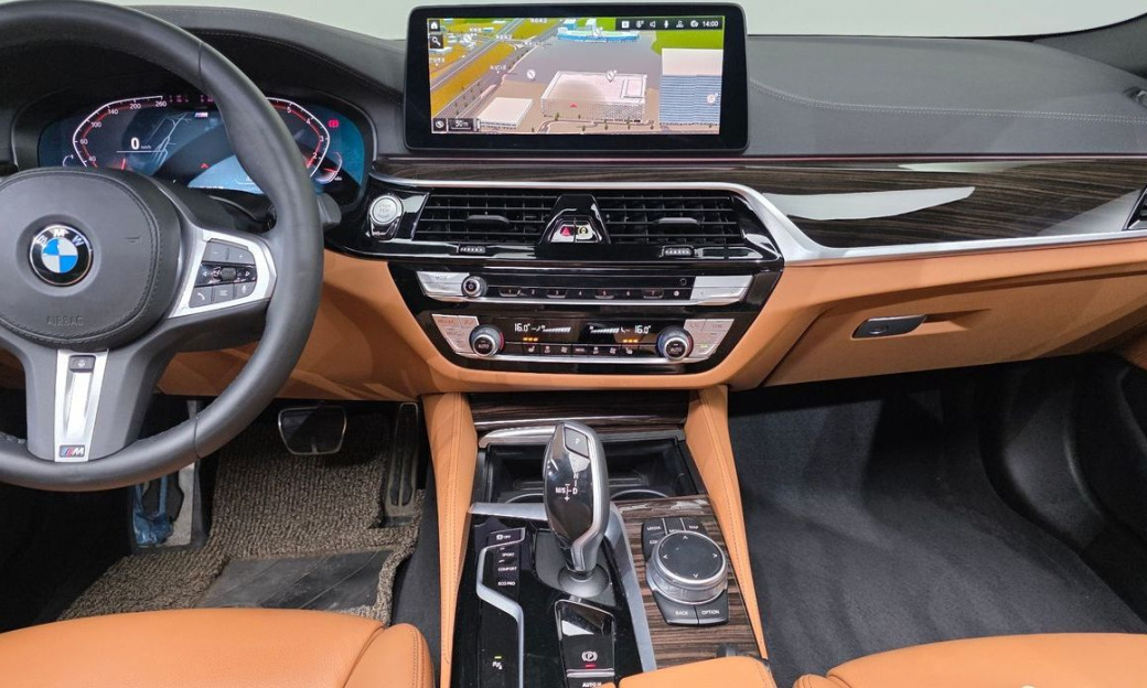 BMW 5-Series 520i M Sport, 2022